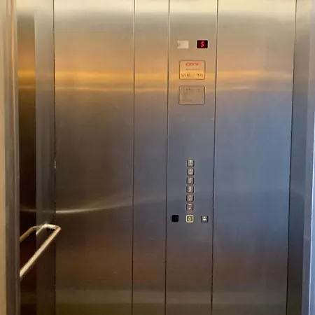 Apg Carrer Nou Atic Apartman *